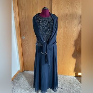 J Kara 14P Gown with Scarf
